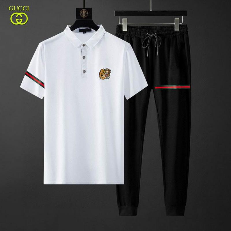 Gucci Men's Suits 782